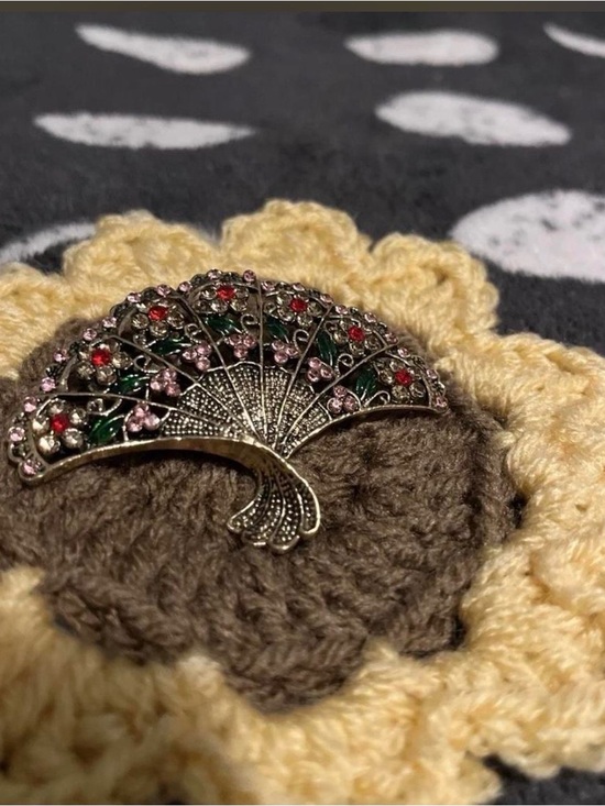 None Jewelry - Antique-Style Fan Brooch with Pink, Red and Green Accents